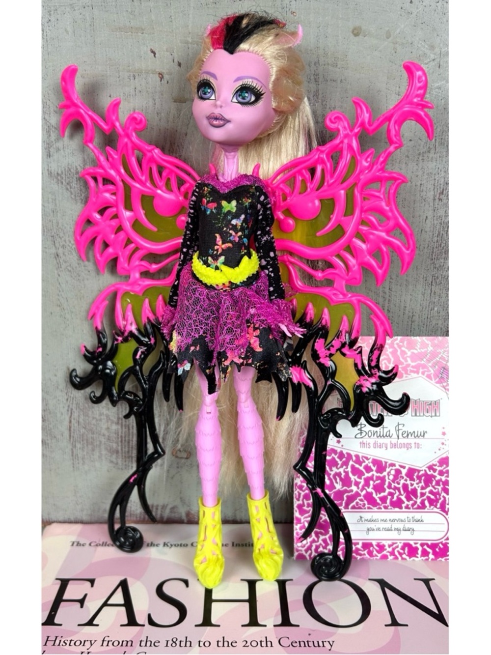 ON HOLD DNB Monster High Bonita Femur Freaky Fusion Winged Doll